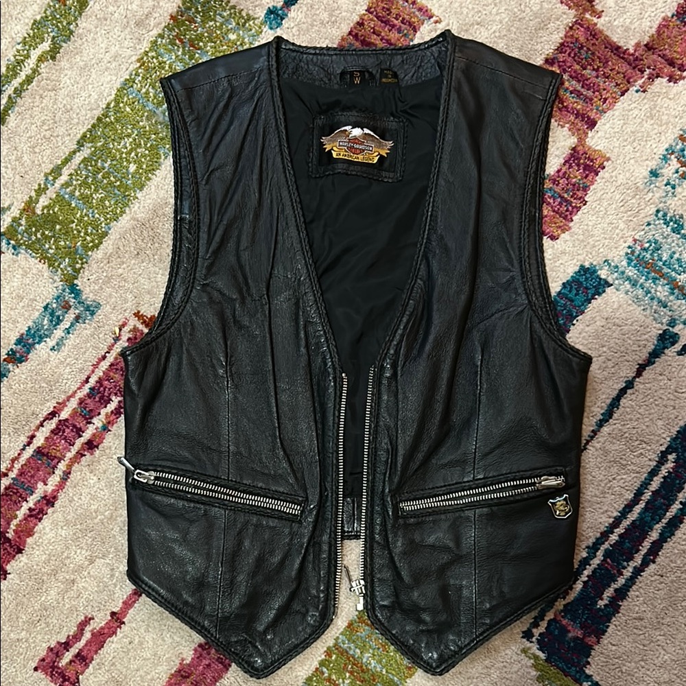 Vintage Black Harley Davidson Leather Vest with Zipper Details